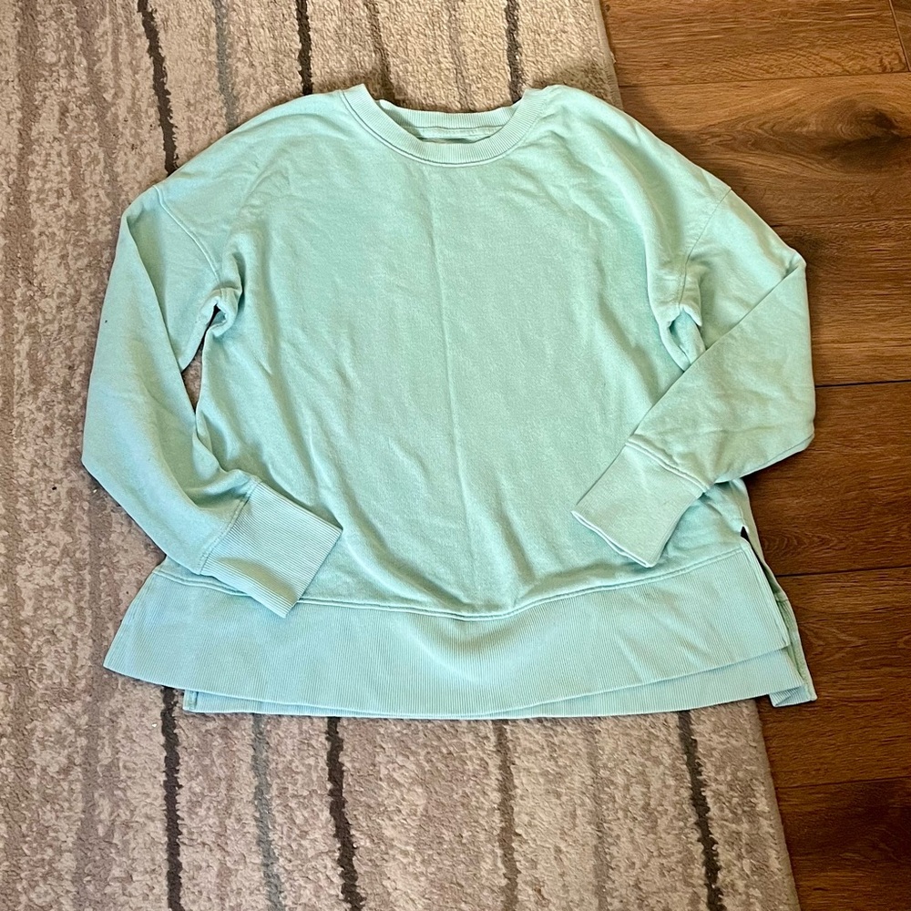 Time and Tru blue sweat shirt, size Medium